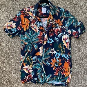 Hawaiian summer shirt super soft, like NEW